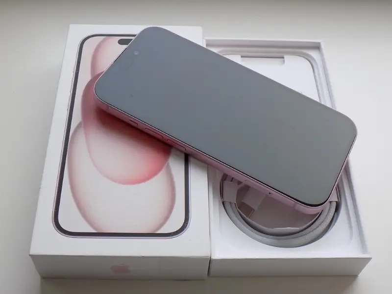 iPhone 15 128GB Růžová